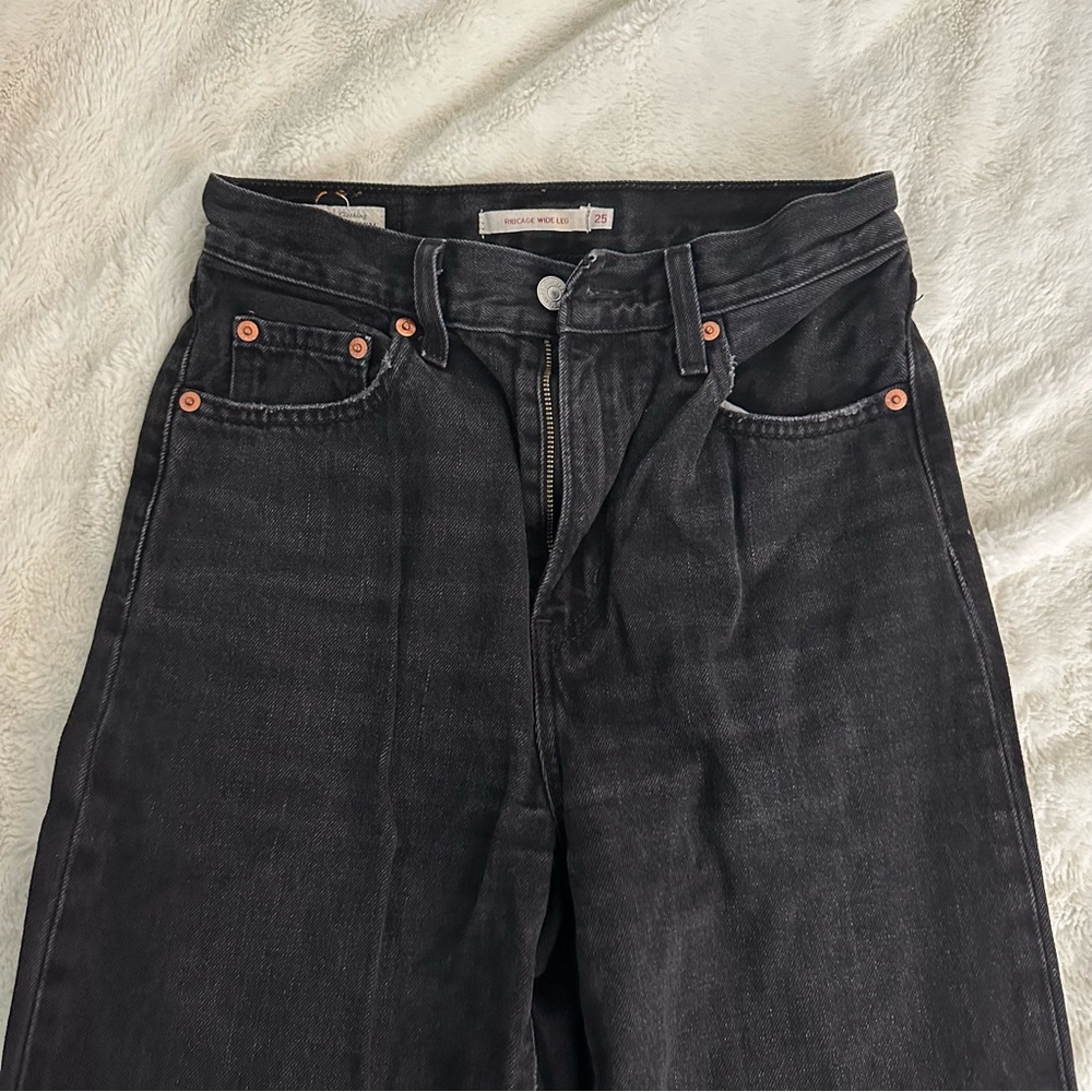 Levi’s Ribcage Wide Leg Jeans in Black Size 25